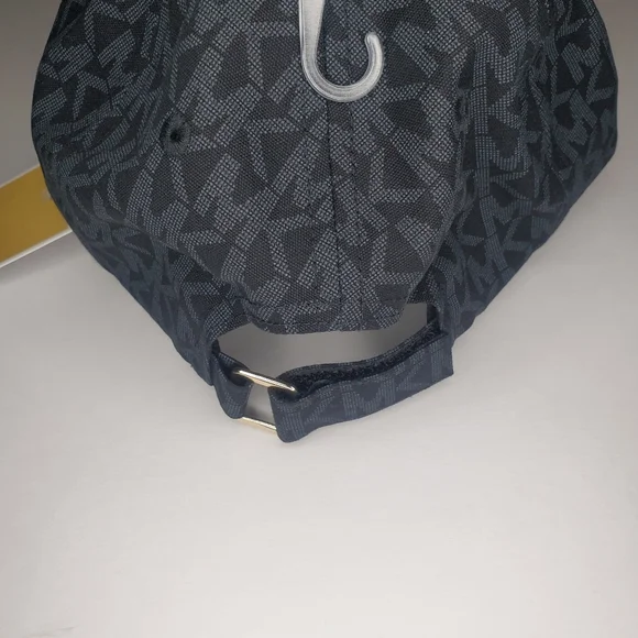 adjustable cap with magic closure.  one size, black. - Picture 2 of 10